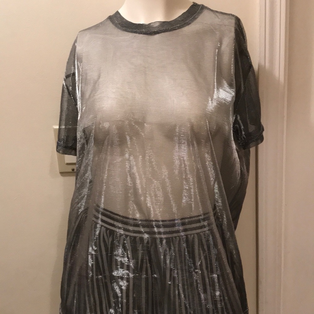 Silver tee